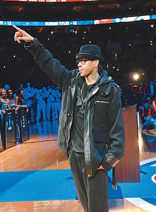 巴萨名宿洛沃-卡拉斯科：弗里克离开的可能性比留下更大（巴萨传奇洛沃-卡拉斯科：弗里克更可能选择离开而非留下）