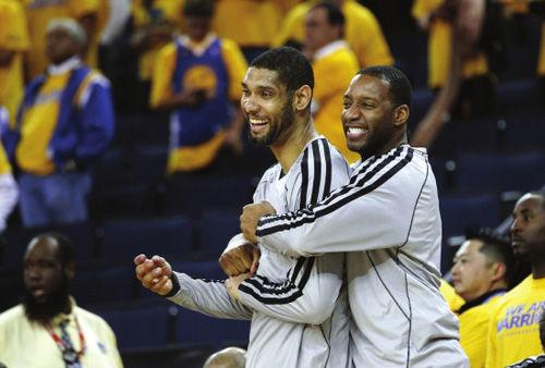 手感很一般！杜智博半场5中1仅拿4分1助 正负值-21暂时最低（手感不佳，杜智博半场5投1中仅4分1助，正负值-21暂列最低）