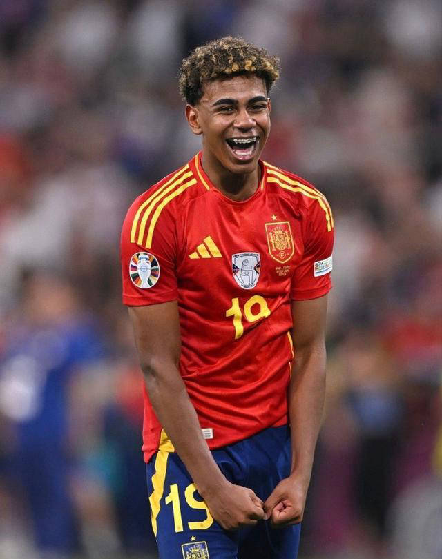 马特拉齐：我一直更喜欢客战，敌对球迷的呐喊和嘘声让我兴奋（马特拉齐：我偏爱客场，对手球迷的嘘声越大我越兴奋）