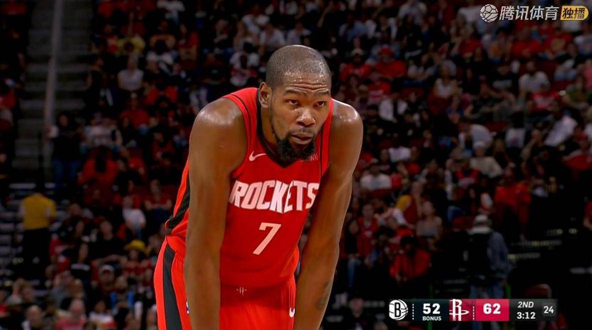 吉迪表现抢眼，独揽18分5助（吉迪大放异彩，斩获18分5助攻）