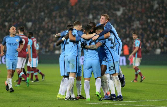 热议中超争冠：争冠悬念基本不在；申花没朋友拿不了冠军（中超冠军之争趋明朗：申花势孤难登顶）