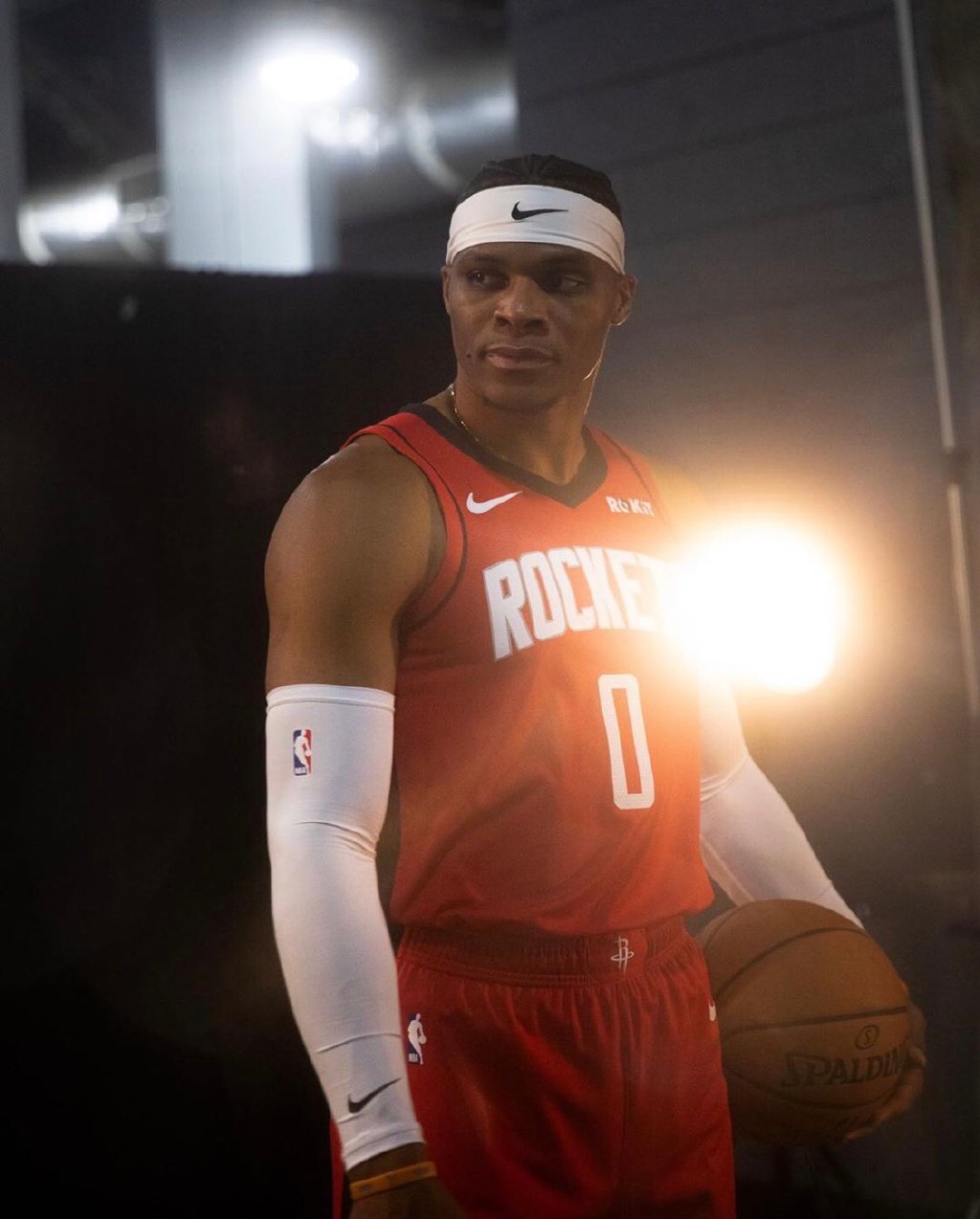 CBA战报：李弘权18分8板，上海84-68轻取江苏（CBA赛况：李弘权18分8篮板，上海84-68力克江苏）