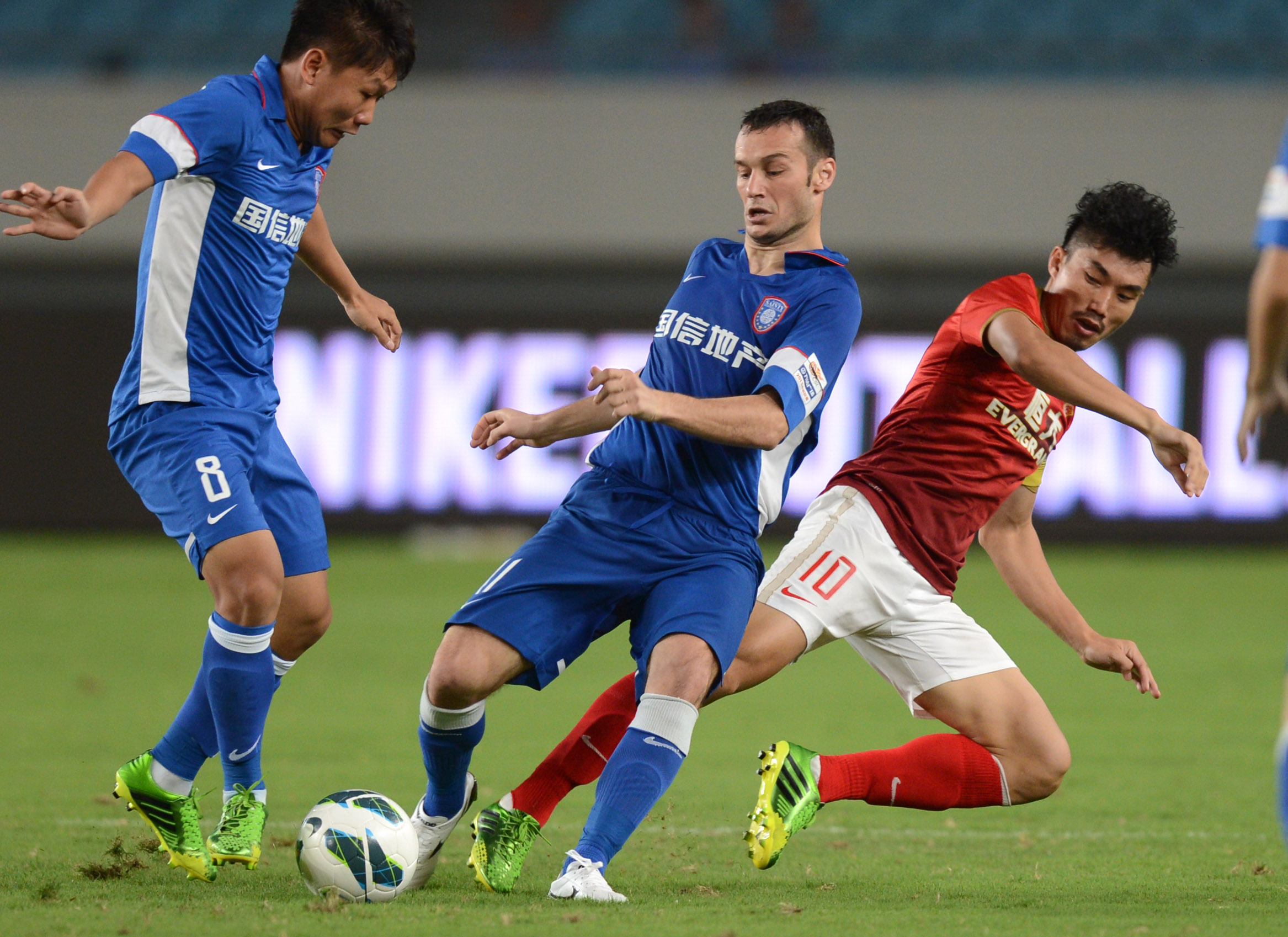 居莱尔德转最新身价9000万欧，涨幅高达3000万欧（德转更新：居莱尔身价上调至9000万欧，大涨3000万欧）