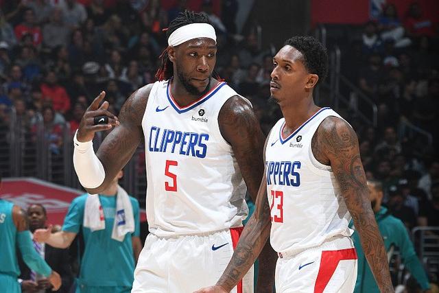 恩爱！库里妻子阿耶莎社媒晒与库里合照＆庆祝圣诞图片（库里夫妇甜蜜撒糖：阿耶莎社媒晒合影与圣诞庆祝照）