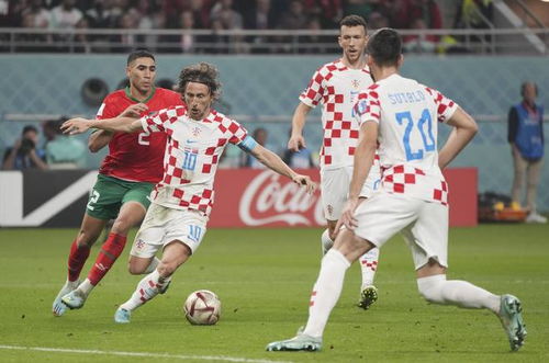 C罗祝贺葡萄牙首次晋级U17世界杯决赛：让我们全力以赴（C罗庆贺葡萄牙历史性挺进U17世界杯决赛：全力冲刺！）