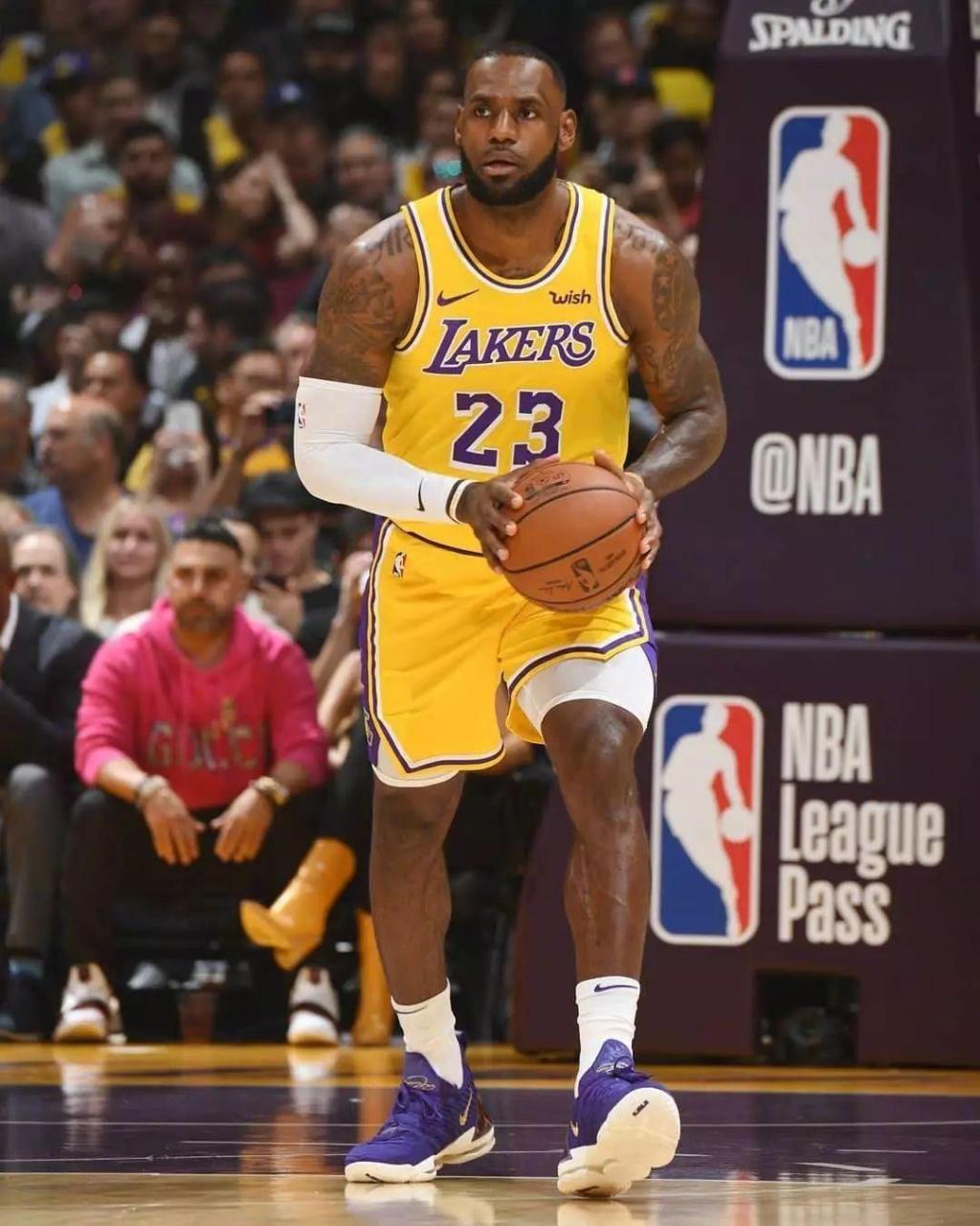 随着皇马0-2塞尔塔，一战证明三大事实，阿隆索基本失败，离下课已不远（皇马0-2负于塞尔塔：三大真相浮现，阿隆索执教受挫，下课倒计时开启）