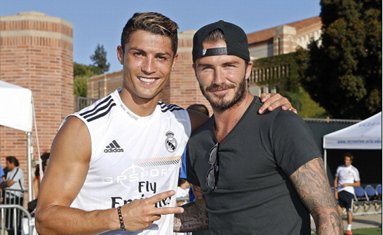 混团世界杯：国乒6-0日本队，夺冠在即！王曼昱决赛吊打张本美和（混合团体世界杯：国乒6比0横扫日本，冠军在望！王曼昱决赛完胜张本美和）