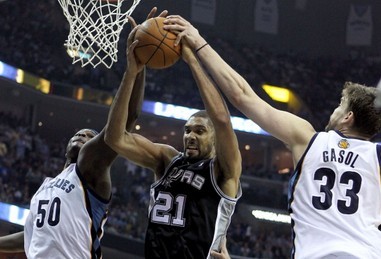 巴特勒在队6年公牛取得276胜，离队8年多公牛仅275胜（巴特勒效力6年公牛赢276场，离队8年多仅赢275场）