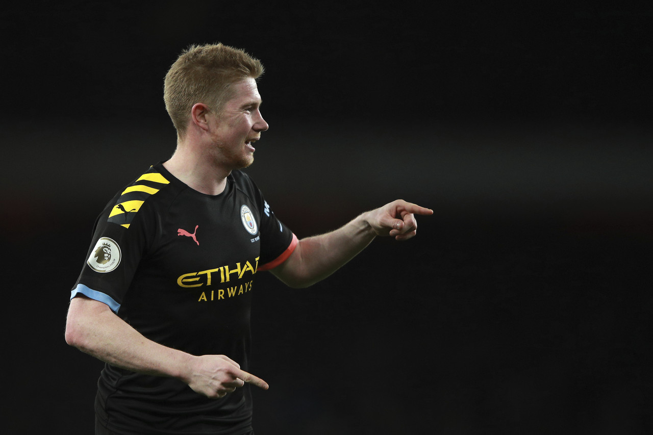 杨瀚森上5分钟送2分1板1助1帽 后三节枯坐板凳（杨瀚森仅打5分钟拿下2分1板1助1帽 后三节未再出场）