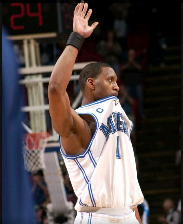 詹姆斯关键时刻稳住节奏（关键时刻，詹姆斯掌控节奏）