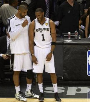 日职联战报：松村优太替补制胜，鹿岛1-0东京绿茵继续领跑（日职联快讯：松村优太替补建功，鹿岛鹿角1-0小胜东京绿茵稳居榜首）