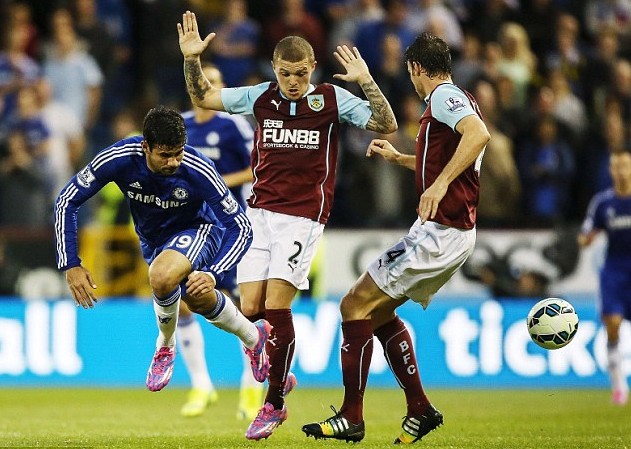 詹姆斯：我会去场边看技术统计，但从未想过拿10分延续记录（詹姆斯：会看场边技术统计，但不会为延续纪录刻意拿10分）