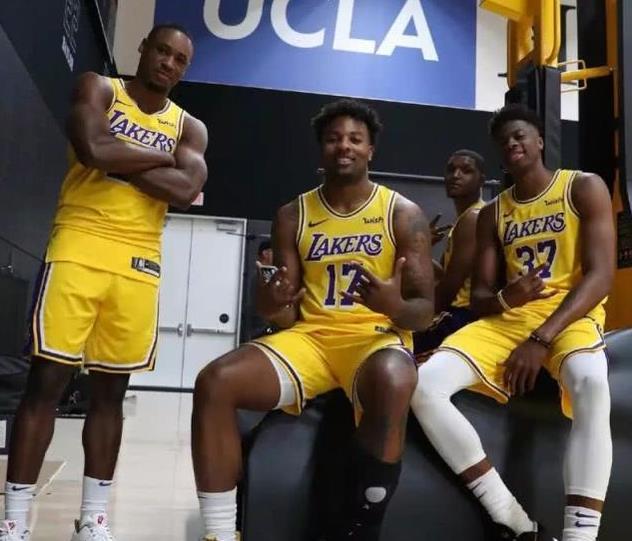 本泽马：皇马如今没有能指出问题的领袖，前场巨星们缺少牺牲（本泽马直言：皇马缺少敢指出问题的领袖，前场巨星缺乏牺牲精神）