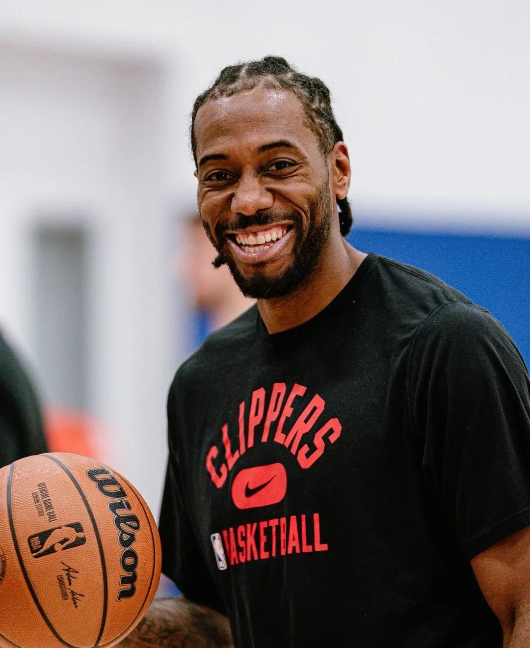 掘金森林狼加时赛最后时刻：华子被驱逐 穆雷关键三分+掘金14罚13中（掘金vs森林狼加时末段：爱德华兹被驱逐，穆雷命中关键三分，掘金罚球14中13）