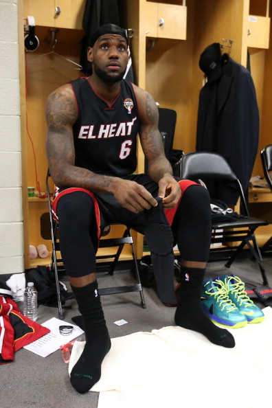 记者：里尔18岁中场布阿迪的团队否认球员与巴黎的转会传闻（记者：里尔18岁中场布阿迪团队辟谣与巴黎的转会传闻）