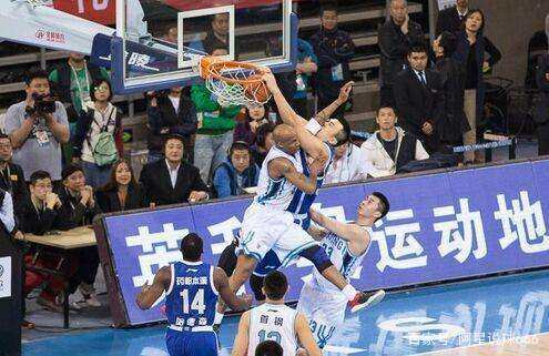 佩工：建议足球比赛使用后场违例规则，球过中线不能回传（佩工建议引入后场违例：过中线不得回传）