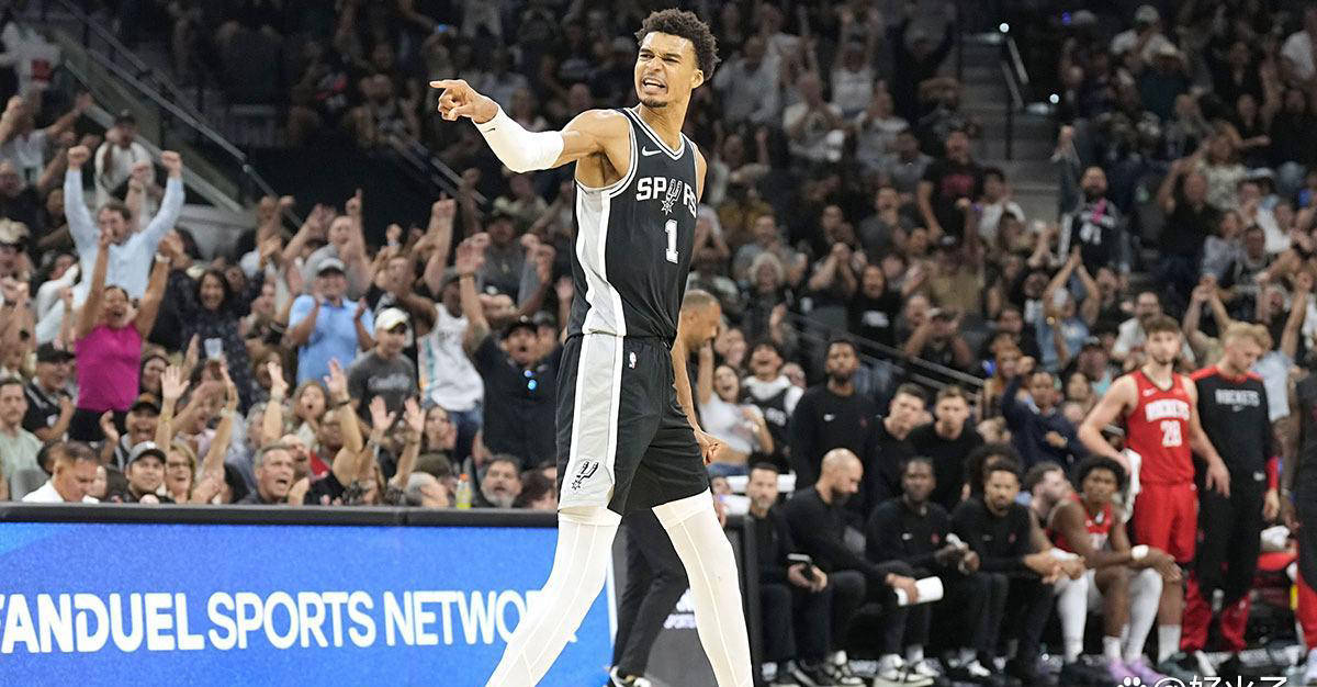 每体：特尔施特根已开始场地训练，可能会在两周内恢复合练（每体：特尔施特根重返草地训练，预计两周内可随队合练）