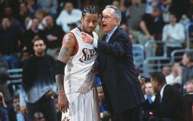 Shams：若雄鹿继续下滑 字母哥与球队间的交易讨论将会升级（Shams：若雄鹿战绩再下滑，字母哥与球队的交易讨论将进一步升温）