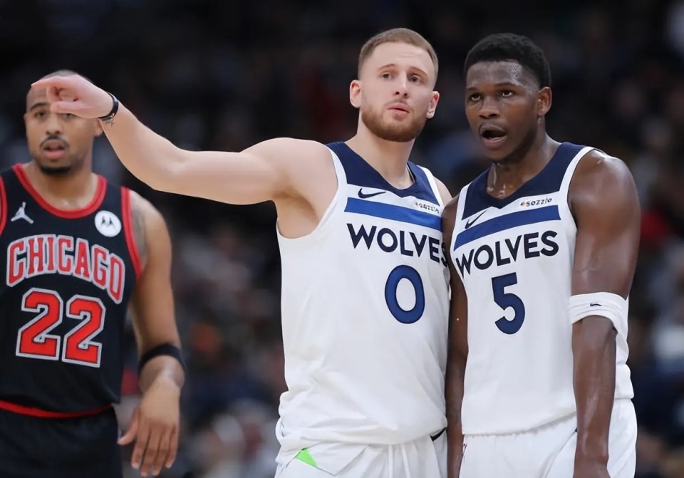 40岁前曼城队长费尔南迪尼奥自宣退役，球员生涯23年赢得30冠（40岁前曼城队长费尔南迪尼奥宣布挂靴，23年职业生涯斩获30冠）