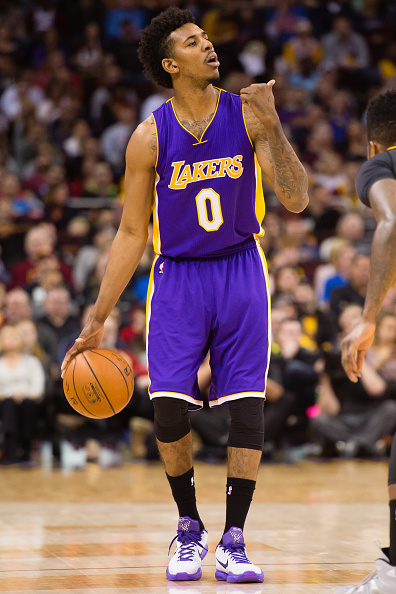 杰伦·布朗：沃尔什打得很好，但他得保持谦逊继续干脏活累活（杰伦·布朗：沃尔什表现可圈可点，但仍须谦逊并继续承担脏活累活）