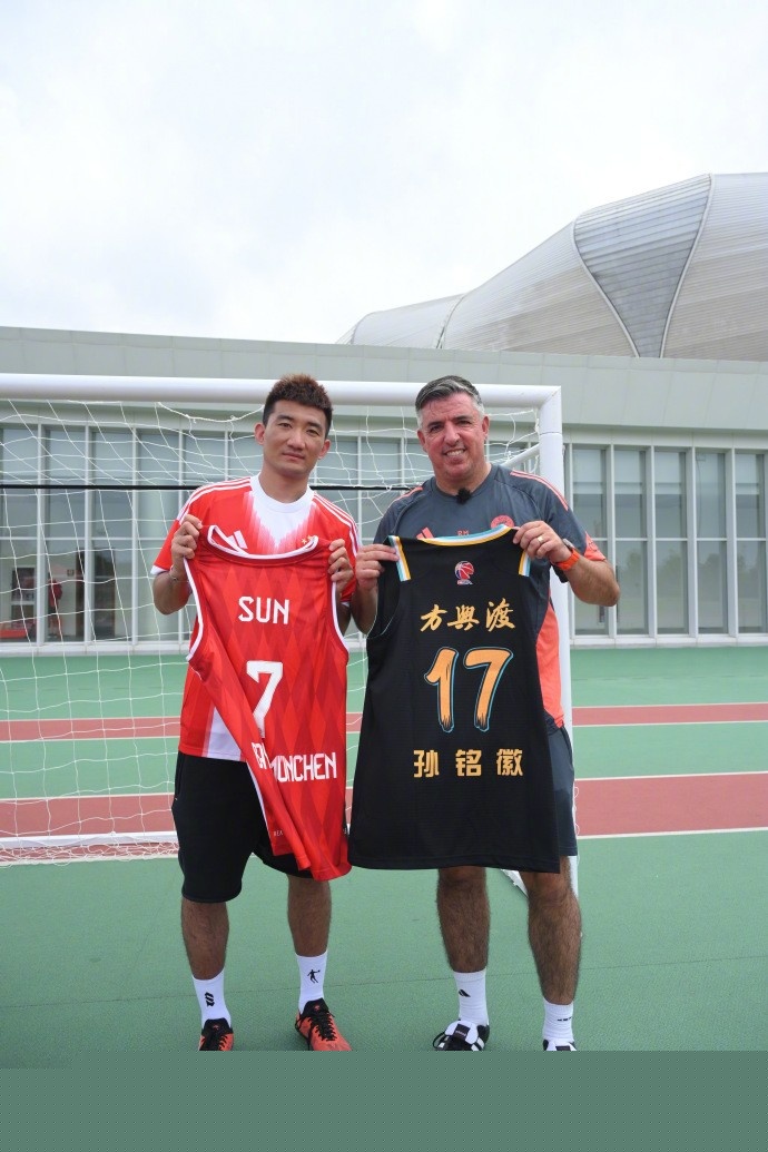 ESPN：曼联冬窗难有大手笔，中场引援可能只有施蒂勒可行（ESPN：曼联冬季转会难掀大动作，中场补强恐仅施蒂勒可行）