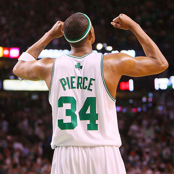 卡洛斯-奥古斯托：踢右路我也感觉良好，球队始终是第一位的（卡洛斯-奥古斯托：右路照样能踢，球队永远至上）