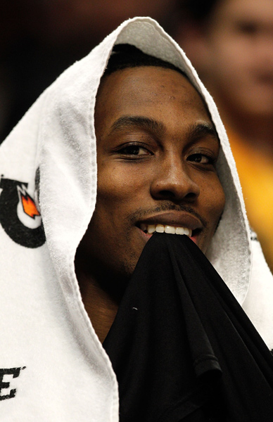 NBA杯半场：亚历山大17分6助，雷霆74-48太阳（NBA季中赛半场：雷霆74-48领先太阳，亚历山大17分6助攻）